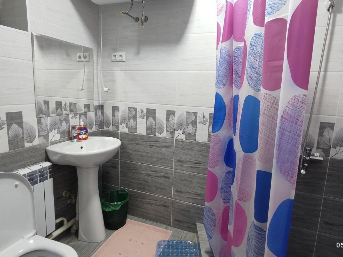 Tuenduek Guest House, คาราโคล ภายนอก รูปภาพ