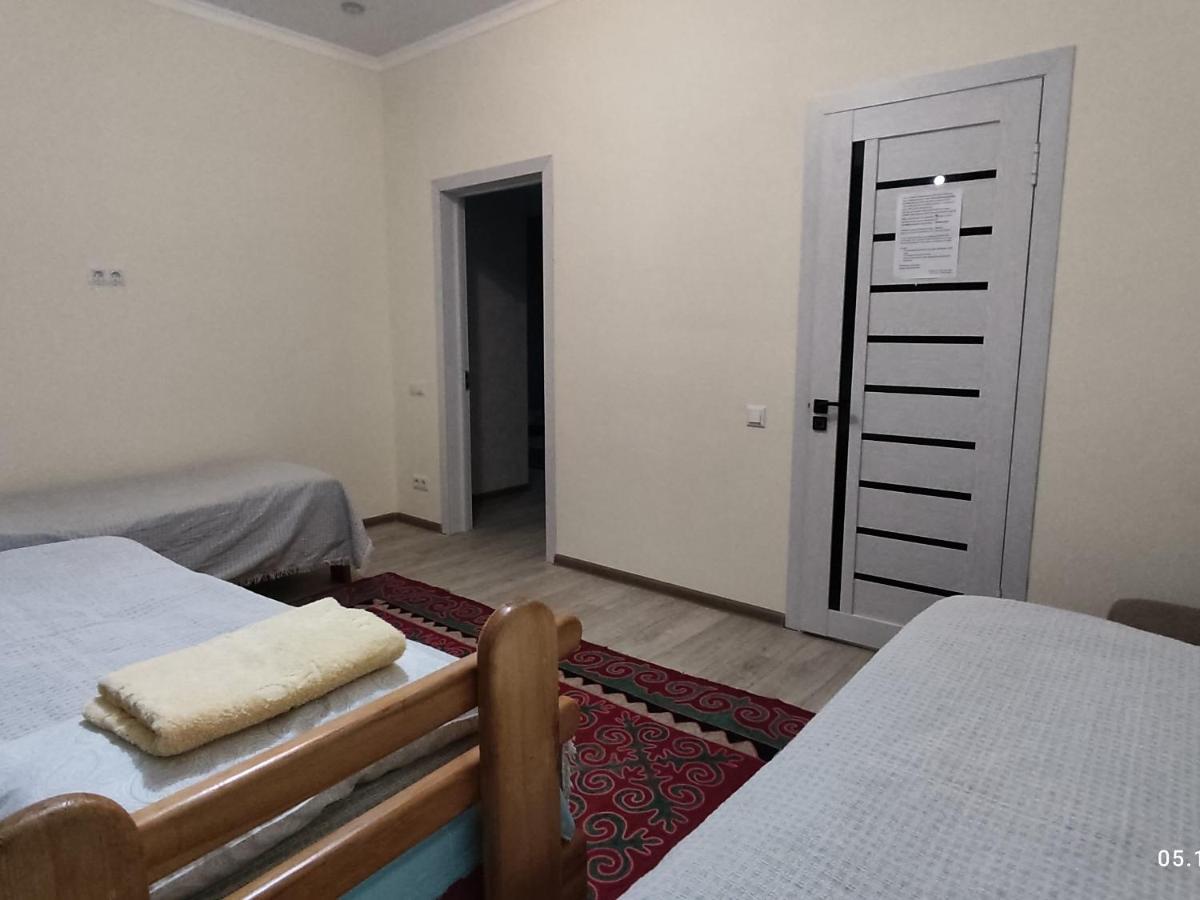 Tuenduek Guest House, คาราโคล ห้อง รูปภาพ