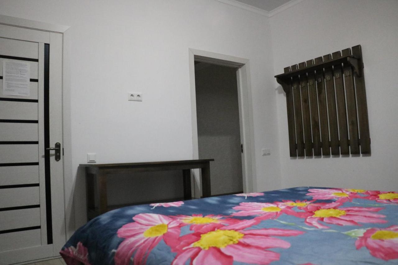 Tuenduek Guest House, คาราโคล ภายนอก รูปภาพ